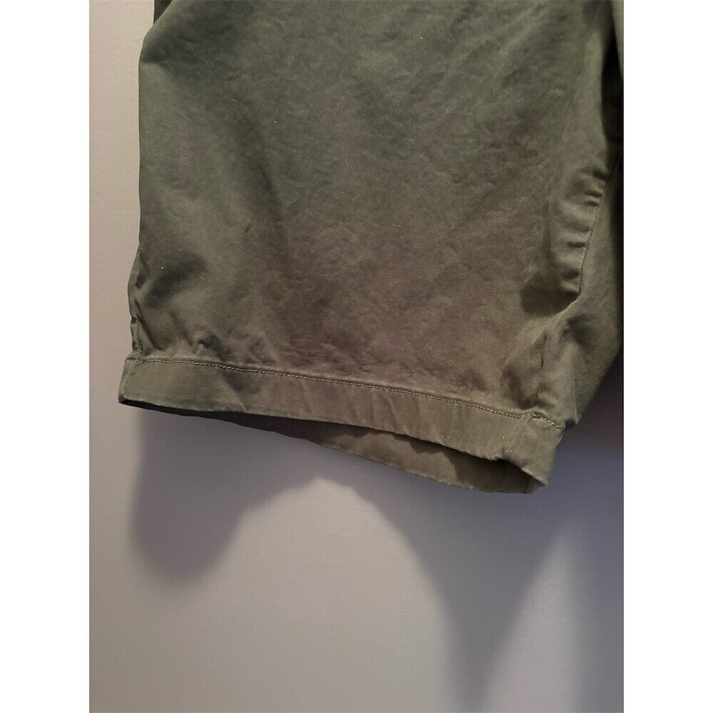 IZOD Saltwater Men's Chino Shorts Green Flat Front Size 40 Casual Golf - Picture 5 of 10